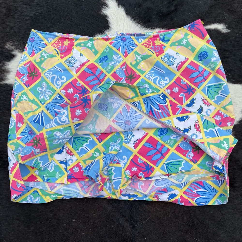 Colorful Patterned Women's Shorts - Picture 4 of 5